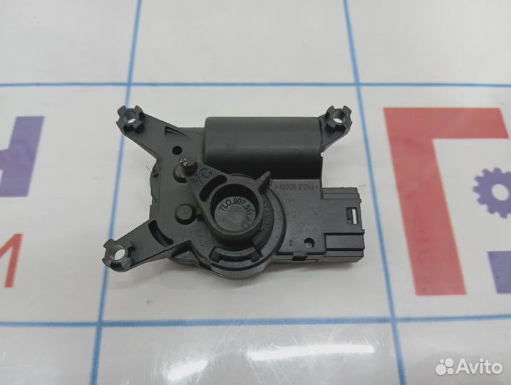 Моторчик заслонки отопителя Volkswagen Touareg (GP