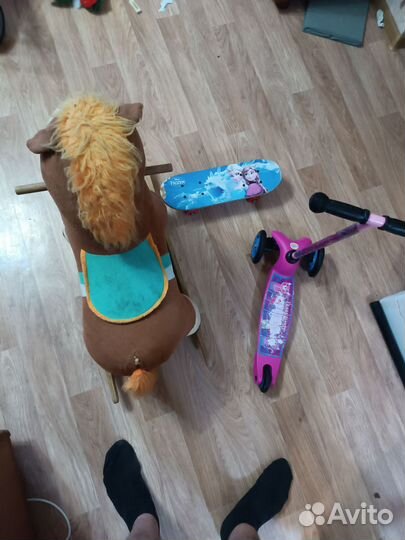 Самокат, скейтборд, конь-качалка