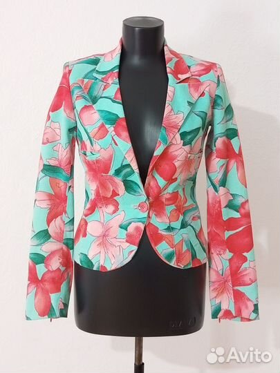 Новый жакет с цветами Guess