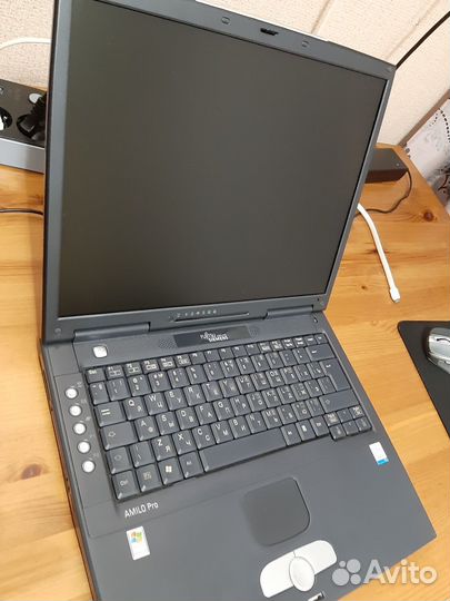 Ноутбук Fujitsu Siemens Amilo Pro V2000