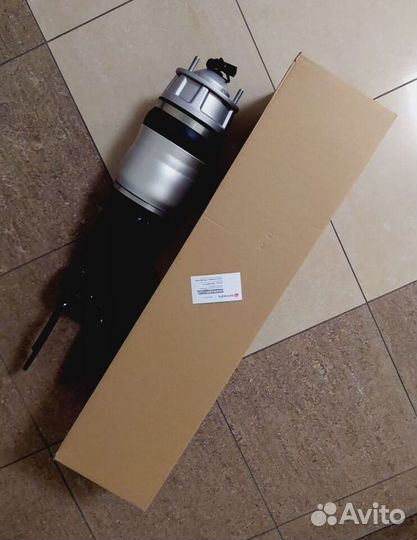 Пневмостойка Volkswagen Туарег II NF передняя new