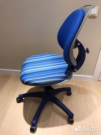 Вращающийся стульчик для школьника