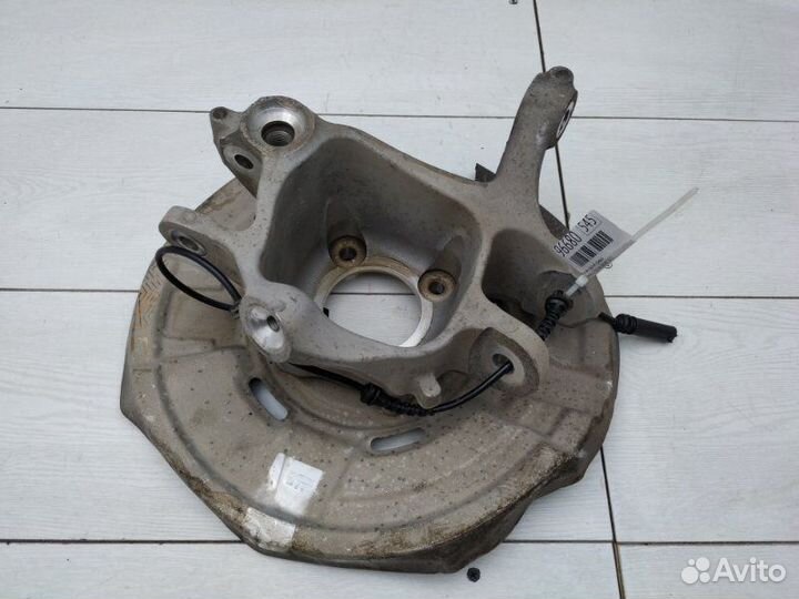 Кулак задний правый Bmw 6 F06 N63B44B 2013