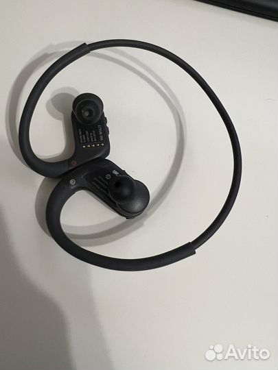 Водонепрониц блютуз наушники sony NWZ-WS 623,4гб