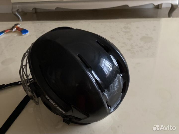 Новый хокейный шлем Bauer 2100