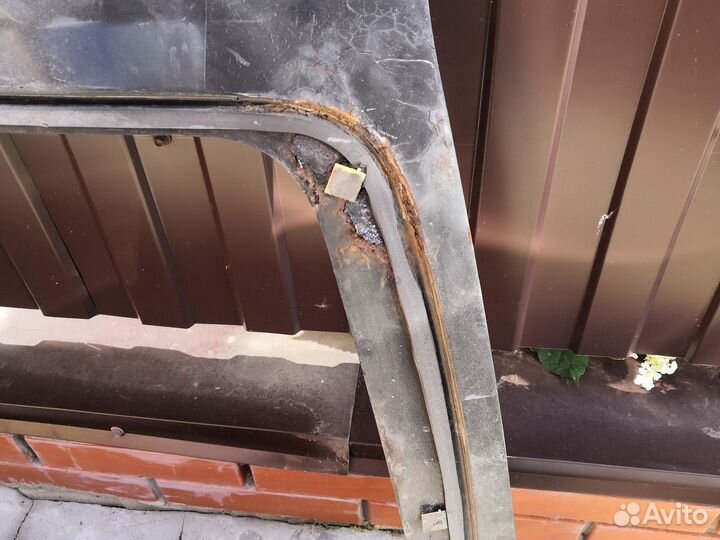 Крышка багажника Тойота ленд крузер 100