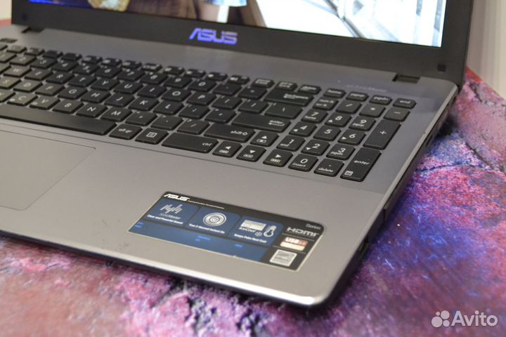 Ноутбук Asus / Core i7 / SSD + HDD / RAM 8Gb