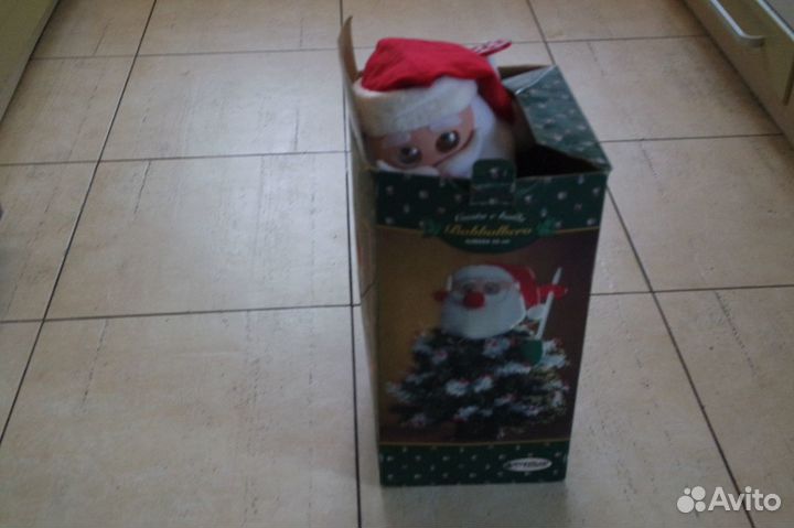 Новогодний подарок под елку
