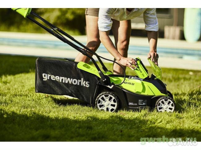 Аккумуляторная газонокосилка greenworks 2501907