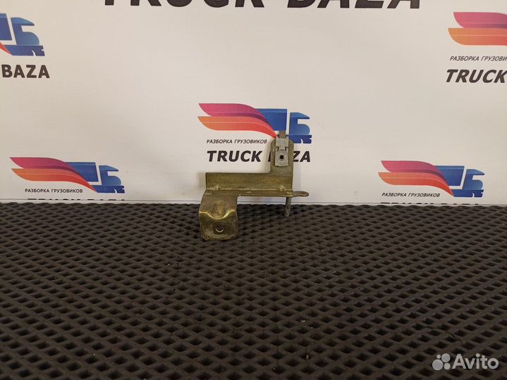 9738840215 Ответная часть замка капота левая