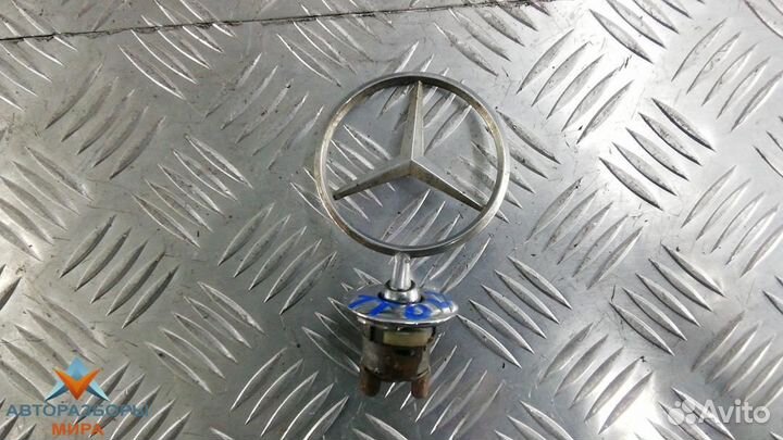 Значок на капот Mercedes-Benz C-Класс W204/S204