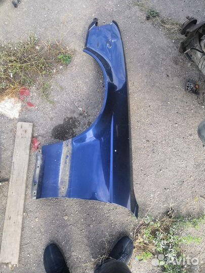 Крыло переднее левое бмв Е32 чуть под рехтовку