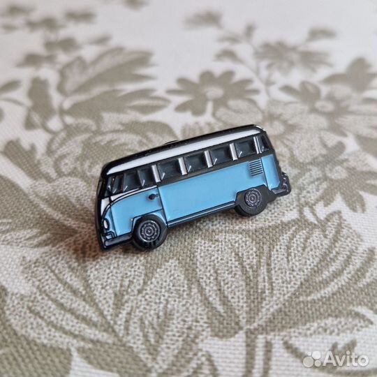 Volkswagen Bus T1 значок пин лимитированный 1/150