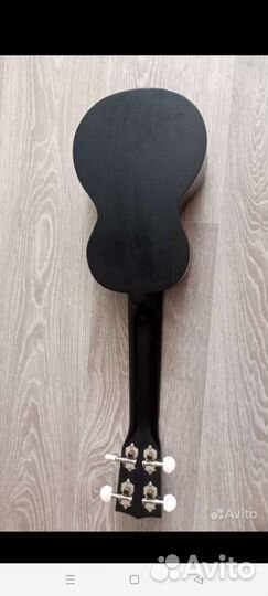 Дорогая оригинальная укулеле