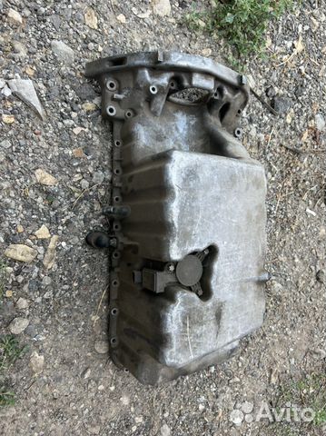 Поддон на Mercedes Benz Vito sprinter 611