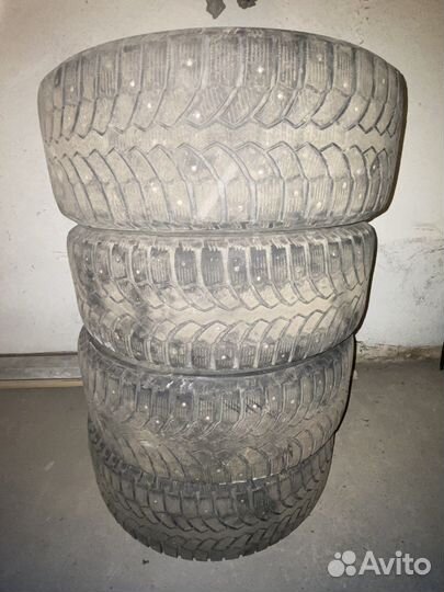 Bridgestone Blizzak Spike-01 215/60 R16 95T