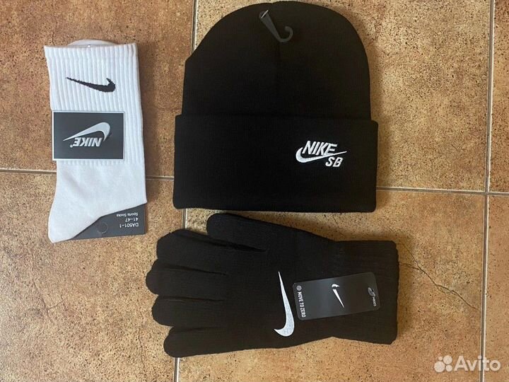 Комплект шапка и перчатки nike