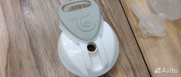 Поильник непроливайка с трубочкой Twistshake