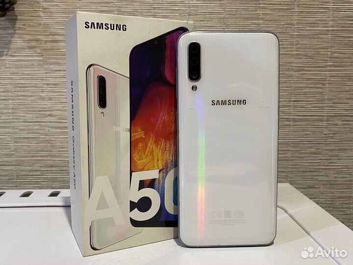 Samsung Galaxy A50, 4/64 ГБ