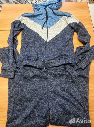 Спортивный костюм женский 44 новый