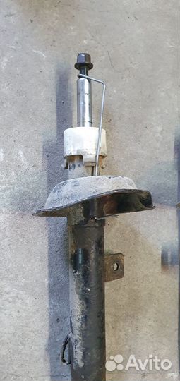 Стойки передние форд фокус 1