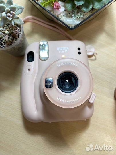 Плёночный фотоаппарат instax 11 mini