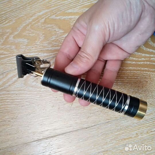 Триммер машинка для бороды и усов