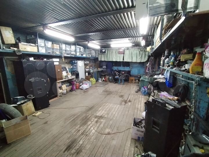 Гараж, > 30 м²