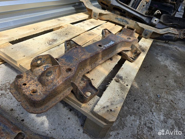 Подрамник задний балка Kia Sportage 1 спортаж I