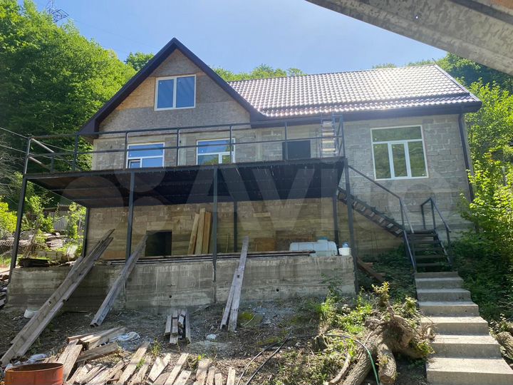 Дом 186 м² на участке 4,5 сот.