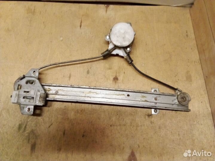 Стеклоподъемник мех. Задний левый Suzuki Wagon R
