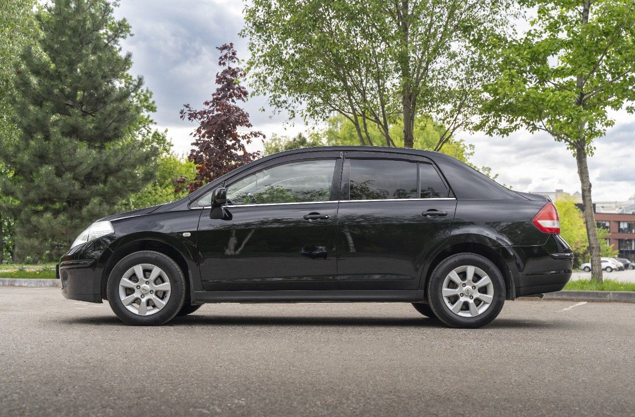 Nissan Tiida: фото владельца