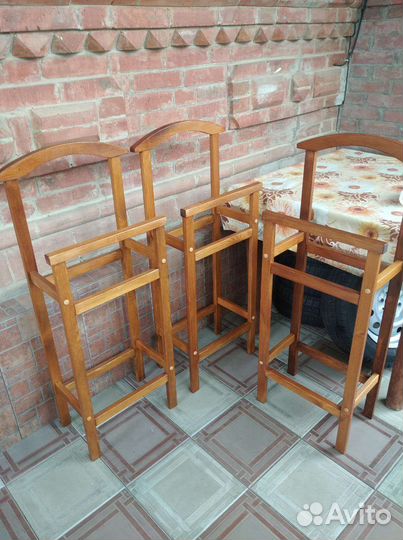 Вешалка для одежды напольная деревянная