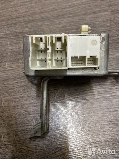 Блок рулевой рейки Toyota avensis2 2003-2008