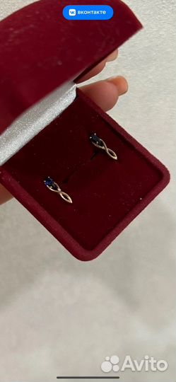 Золотые серьги с сапфирами