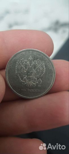 Монета 5 р 2016. Брак