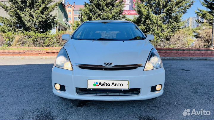 Toyota Wish 1.8 AT, 2003, 249 600 км