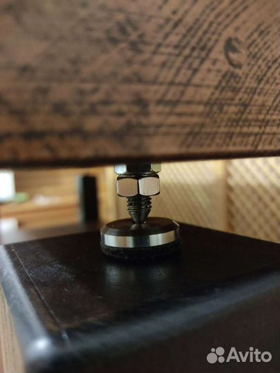 Стойка большая для аудио аппаратуры высшего класса