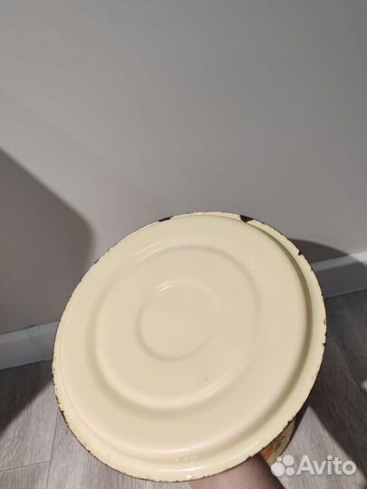 Кастрюля эмалированная на 8 литров б/у