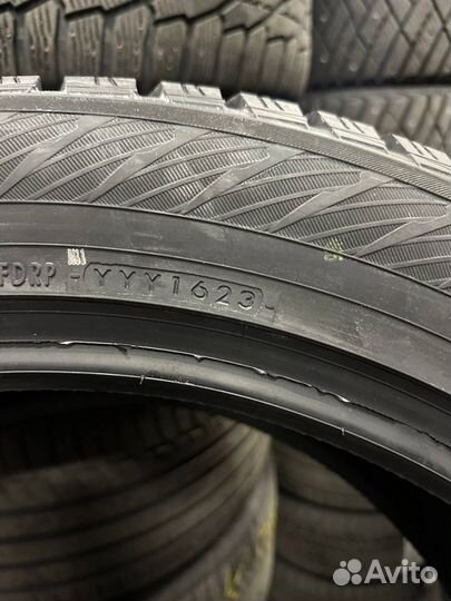 Yokohama IceGuard Stud IG65 275/50 R22 111T