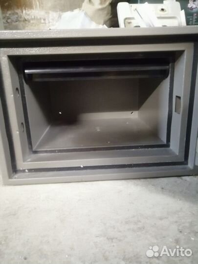 Сейф для денег и документов