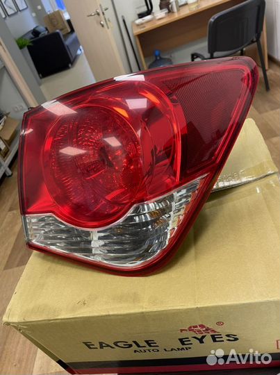 Фонарь задний внешний левый Chevrolet Cruze