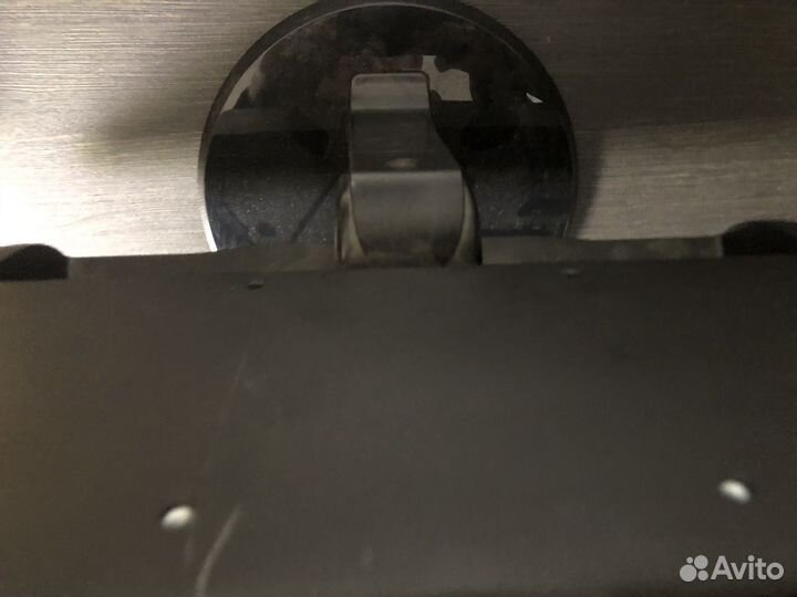 Монитор 1600x900