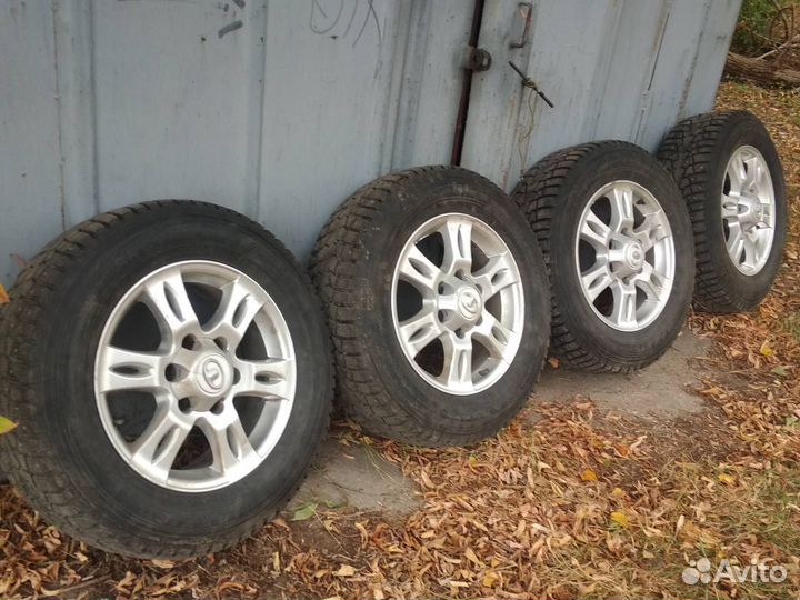 Maxxis ArcticTrekker NS3 235/65 R17