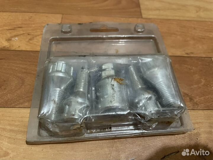 Секретки на колеса bmw