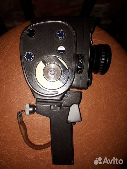 Кинокамера Кварц 2 8s-1м СССР