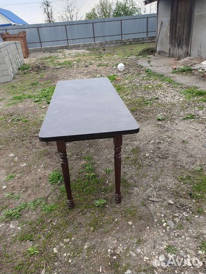 Кухонный стол