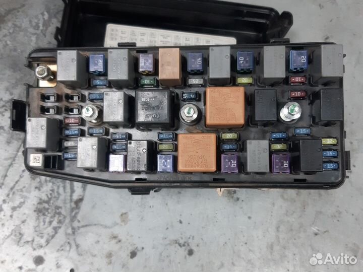 Блок предохранителей Chevrolet captiva c100