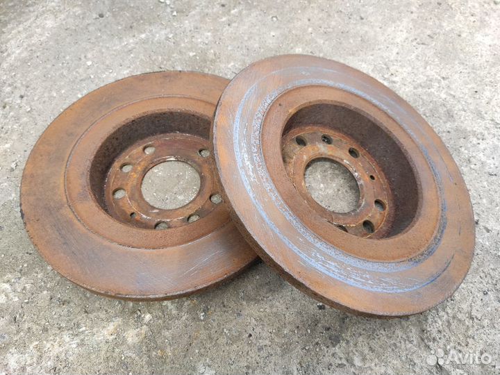 Диски тормозные задние на Opel Vectra C