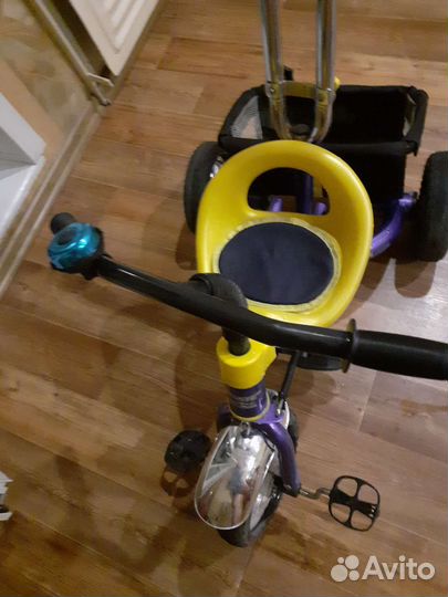 Детский велосипед с ручкой